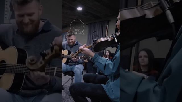 Give it some air - #guitar #fiddle #banjo #thewildbills #music #aaronlink #joemajerus #benlink смотреть онлайн