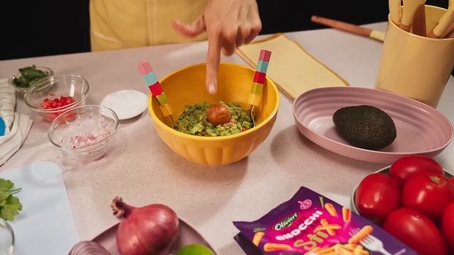 Skillet Gnocchi Stix with Guacamole Dip смотреть онлайн