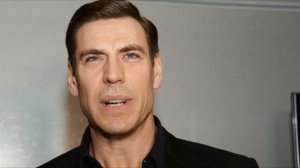 Похоронили в тайне.Сообщили о смерти Дюжева