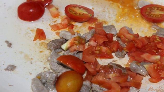 Паста со свининой и томатами
