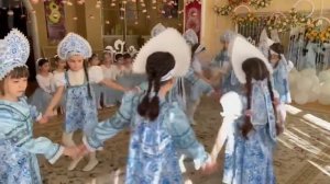 Танец Василис.