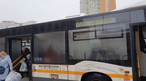 Автобус НефАЗ-5299-40-52 следует по маршруту 1225B "м. Некрасовка - Школа"