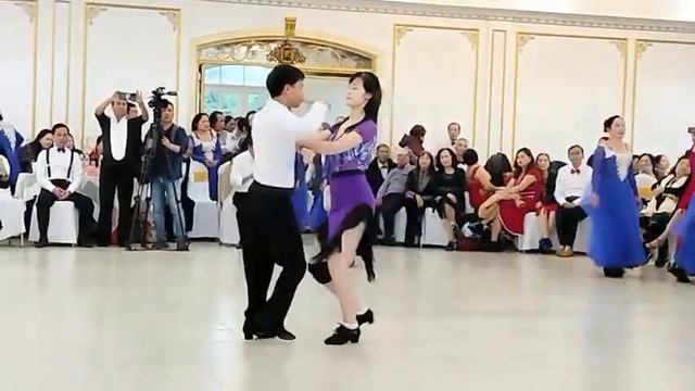 Đỉnh cao của Bachata - do lớp trưởng , lớp phó học viện khiêu vũ Long Biên LBSA thể hiện ! смотреть онлайн