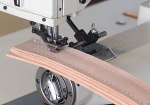 Самая лучшая швейная машина для пошива шорно-седельной изделий и ременной кожи