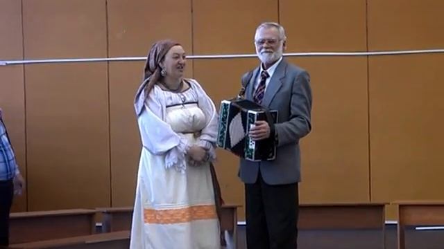 Мужская северная пляска с гармонью в руках. смотреть онлайн