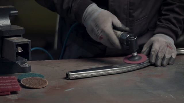 "Perfektes Finish – Scotch-Brite™ Roloc™ Vliesscheibe" смотреть онлайн