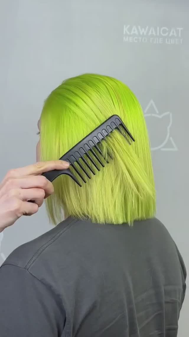 Окрашивание волос в зеленый. Лаймовые волосы. Цветные волосы.