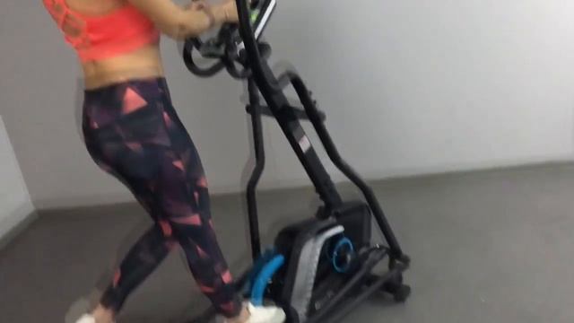 Эллиптический тренажер для дома House Fit HB-8275ELM смотреть онлайн