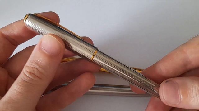 Mostrando e escrevendo com canetas tinteiro Parker Sonnet смотреть онлайн