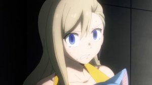 Наказал её за плохое поведение...