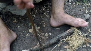 КАК ДОБЫТЬ ОГОНЬ в ВЫЖИВАНИИ. учусь добывать огонь трением