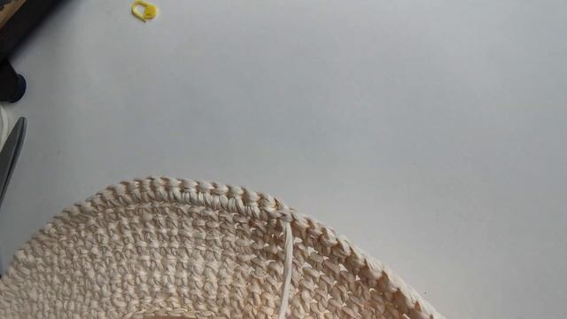 Самая простая красивая шляпа из рафии для девочки. Шляпка крючком