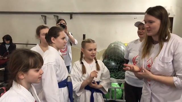 Добровольцы-медики на соревнованиях по Джиу джитсу в СДЮСШ единоборств смотреть онлайн