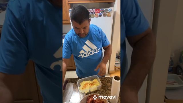 Свиная лопатка с картошкой в BBQ соусе Pork shoulder with potato in BBQ sauce смотреть онлайн