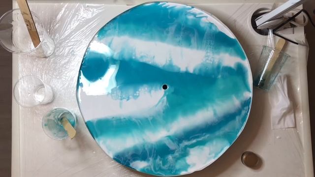 Часы с циферблатом из эпоксидной смолы.RESIN ART смотреть онлайн