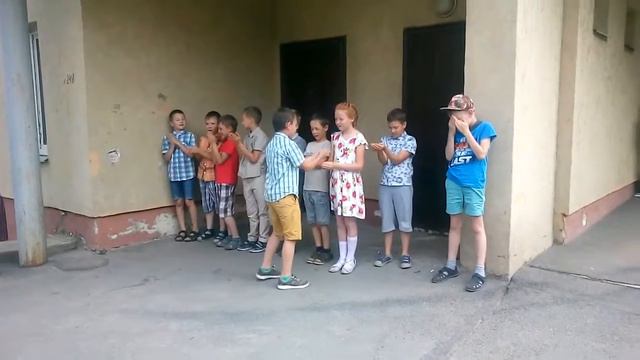 колечко колечко, выйди на крылечко
