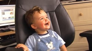Ребенок смеется: подборка видео хохочущих малышей. Как это мило и весело, когда ребенок смеется