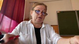 ?5 класс. Урок. Дисциплина супер! Отвечают на 5. Но почерк у многих не очень!