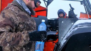 Вездеход Бирюк Бро, 1zz 1,8 в ярком окрасе готовиться к ответственному испытанию дюнами Монголии.