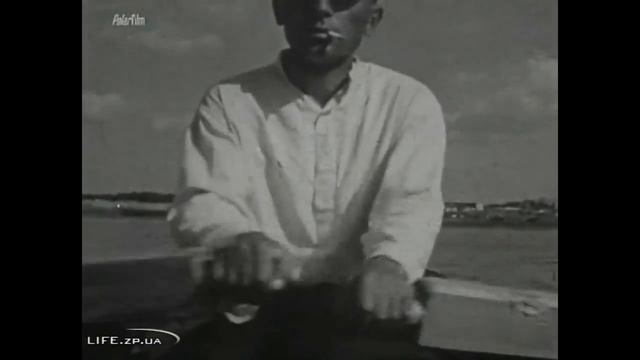 Разрушенная плотина ДнепроГЭС