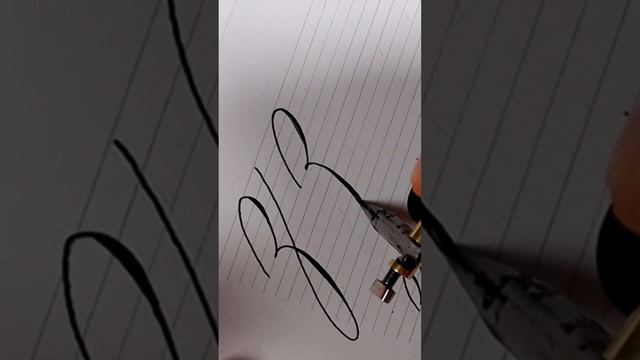 Пишем букву «з» острым пером #shortvideo #обучение #каллиграфия #перо #письмо смотреть онлайн