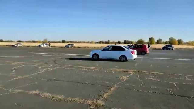 LADA Granta Sport 118 л.с VS Geely MK Cross 1.6 106 л.с смотреть онлайн