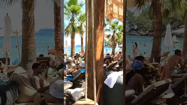 Пляж, солнце, море) смотреть онлайн