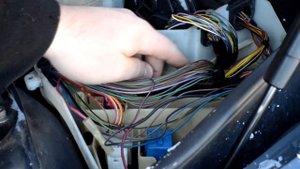 BMW E46 & E83 DME/ECU Location and removal