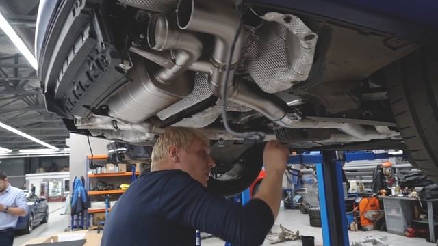 Выхлоп за миллион, установка первого eisenmann и akrapovic в России на BMW M5 F90 смотреть онлайн