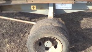 Пуск трактора ЛТЗ-155. Ремонт культиватора. Прицеп для перевозки бороновального сцепа.