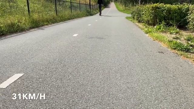 AOVO M365 Pro Intelligent Folding Commuter Electric Scooter 350W 25km/h 10.4Ah Battery Capacity смотреть онлайн