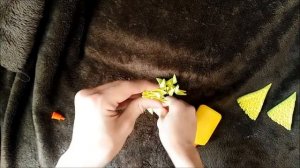 Треугольная призма оригами из модулей. Урок 143.