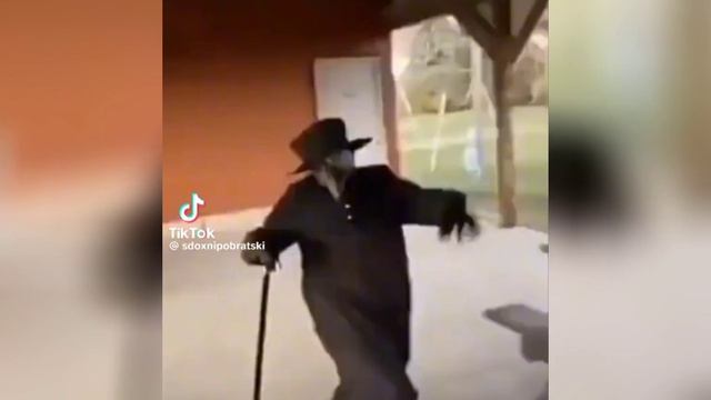 Чумной доктор идёт смотреть онлайн