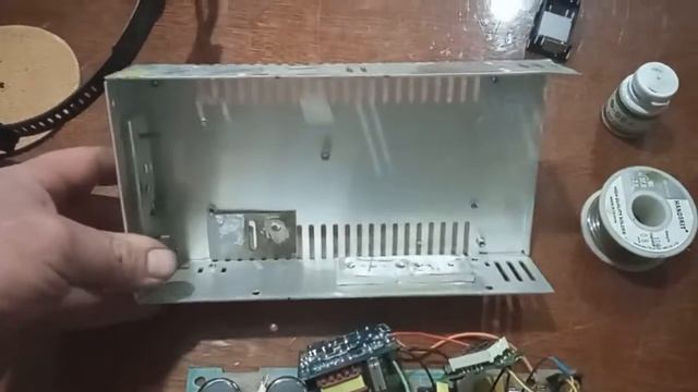 Лабораторный Блок Питания из китайского блока питания. Его ремонт и изготовление корпуса. смотреть онлайн