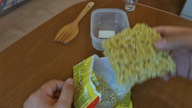 Японский обзор лапши Весёлый Скоровар (Часть 1) смотреть онлайн