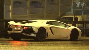 В Москве на Ярославском шоссе столкнулись грузовик и Lamborghini