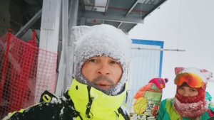 ПОЛЯНА АЗАУ. Но после обеда нас застала на горе сильная метель! Видимости вообще не было. Паника!