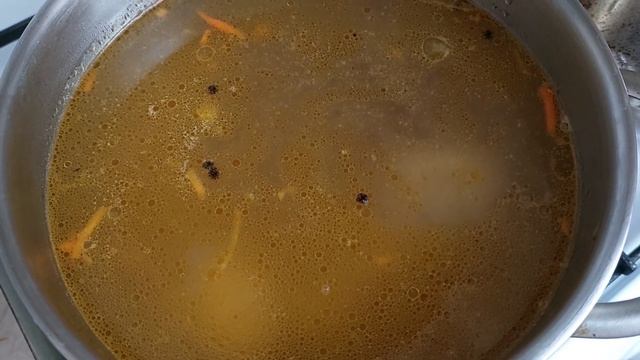 Домашние дела.Готовлю ужин.??Пеку хлеб?Варю компот.