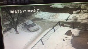 В Нижнекамске мужчина с ножом напал на полицейского со спины.