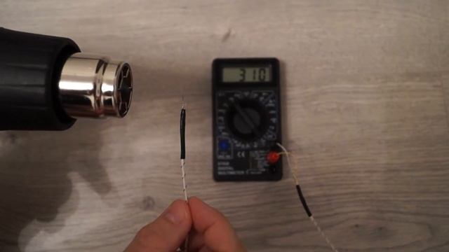 Проверка температуры потока в первом режиме работы строительного фена FinePower HG1600 смотреть онлайн