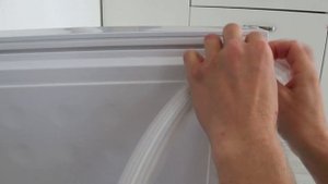 Плохо закрывается дверь в холодильнике?