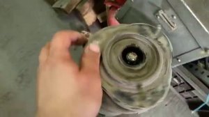 Шум подшипника опоры стойки