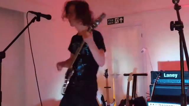 Death Divine - Sad but True [Metallica Cover] (Live at Victoria Inn, Derby - 2018) смотреть онлайн