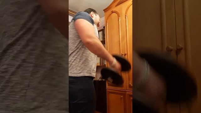 рекорд гантелей на 250 повторенйи,с весом11кг смотреть онлайн