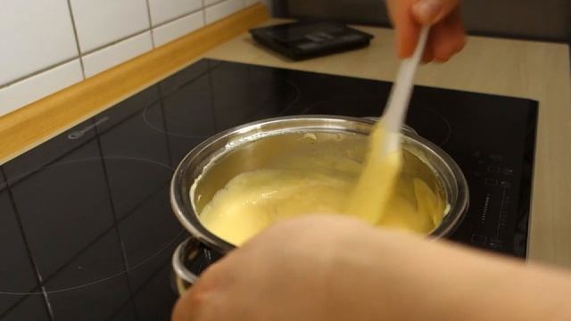 Карамельный медовик с заварным кремом,маскарпоне и белым шоколадом!