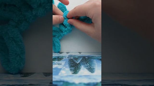 КАК ПЛЕСТИ ПРЯЖЕЙ С ПЕТЕЛЬКАМИ РУКАМИ?? смотреть онлайн