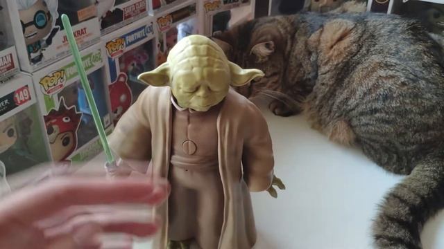 Распаковка большой фигурки Йоды | Бейби Йода для олдфагов | Кот обзорщик оценил смотреть онлайн