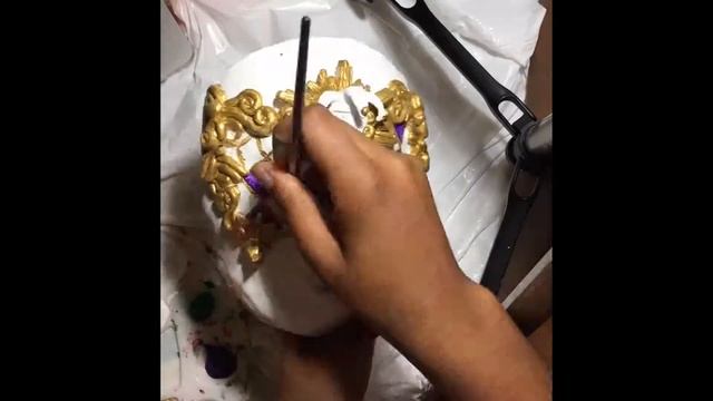 Painting a Handmade Mardi Gras Mask смотреть онлайн