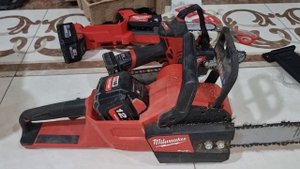 Аккумуляторная цепная пила Milwaukee M18 FHS20.          30 декабря 2023 г.