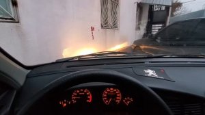 Peugeot 405 1.9i (АКПП), запуск двигателя, тест кнопок